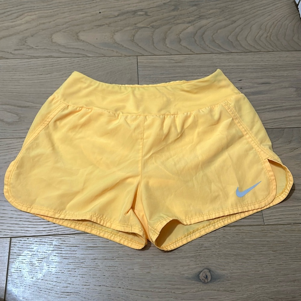 nike dri-fit women’s shorts